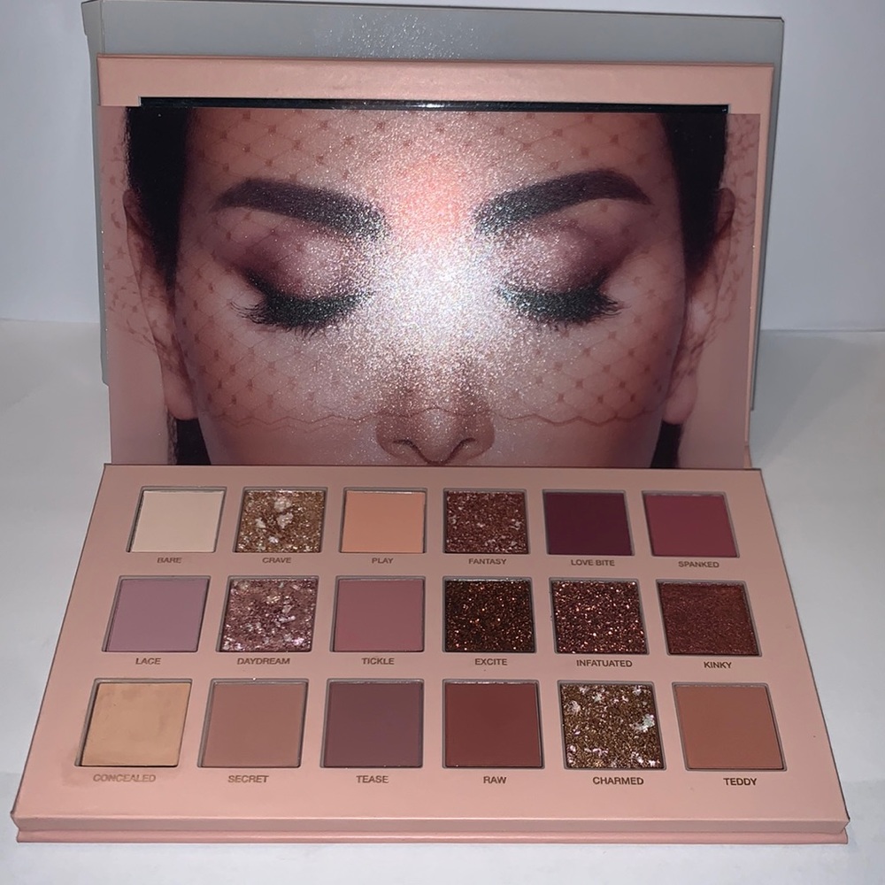 Huda Beauty New Nudes Eyeshadow Palette w Box - Picture 1 of 16